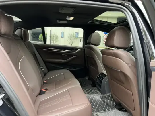 BMW 5 Series 2022 (34900 км)