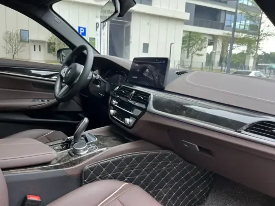 BMW 5 Series 2022 (34900 км)