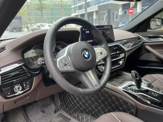BMW 5 Series 2022 (34900 км)