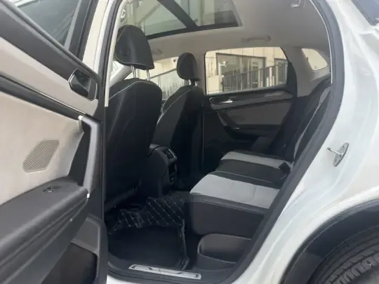 Volkswagen Tayron X 2023 (17900 км)