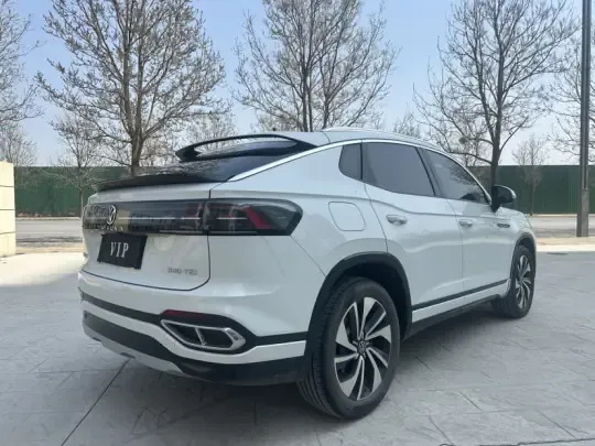 Volkswagen Tayron X 2023 (17900 км)