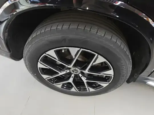 Mercedes-Benz GLC 2023 (34000 км)
