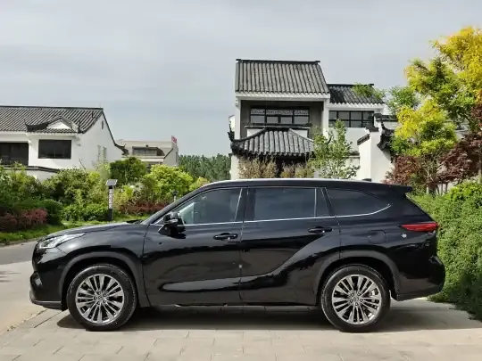Toyota Highlander 2022 (6300 км)