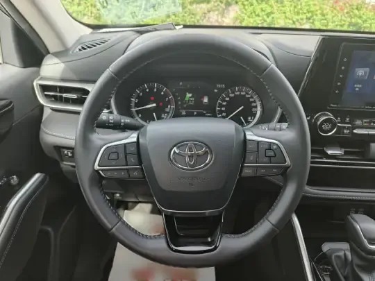 Toyota Highlander 2022 (6300 км)