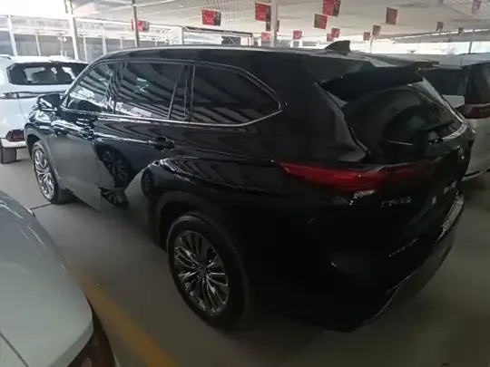Toyota Highlander 2022 (6300 км)