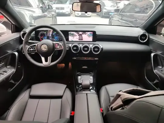 Mercedes-Benz A-Class 2022 (38100 км)