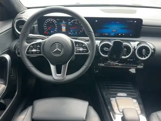 Mercedes-Benz A-Class 2022 (62600 км)