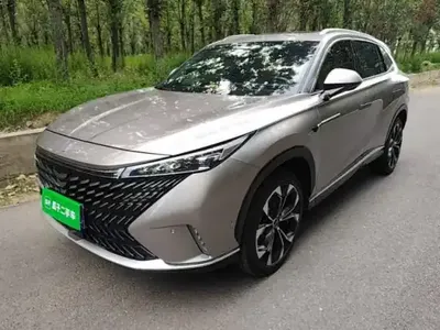 Roewe RX5 2023 (128100 км)