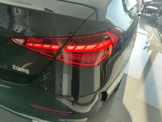 Mercedes-Benz C-Class 2023 (38700 км)