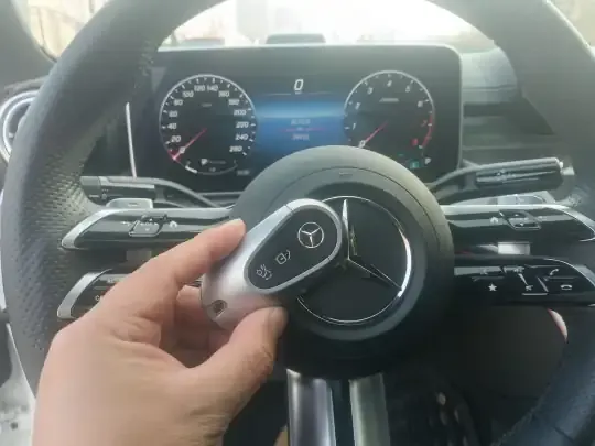 Mercedes-Benz C-Class 2023 (29400 км)