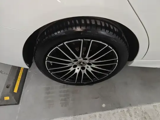 Mercedes-Benz C-Class 2023 (85800 км)