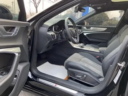 Audi A6L 2023 (42500 км)