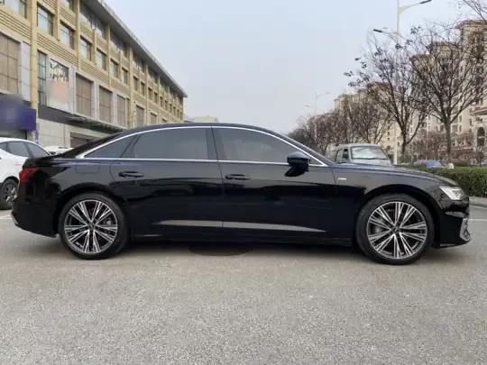 Audi A6L 2023 (42500 км)