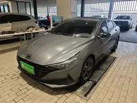 Hyundai Elantra 2022 (72900 км)