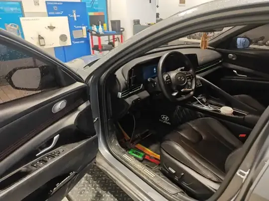 Hyundai Elantra 2022 (72900 км)