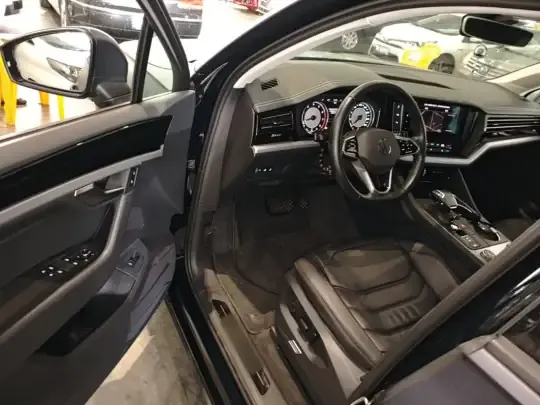 Volkswagen Touareg 2022 (31900 км)