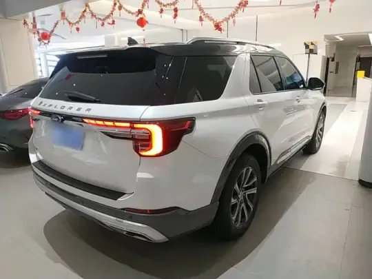 Ford Explorer 2023 (12400 км)