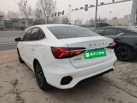 Roewe i5 2021 (30400 км)