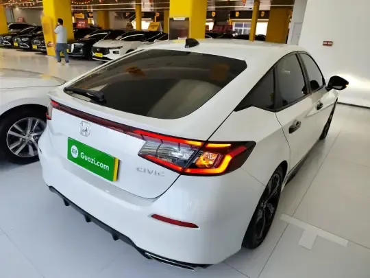 Honda Civic 2023 (23500 км)