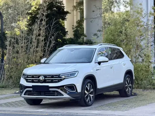 Volkswagen Tayron 2023 (9300 км)
