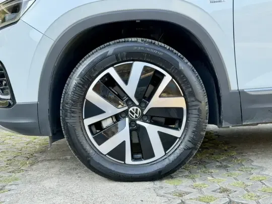 Volkswagen Tayron 2023 (9300 км)
