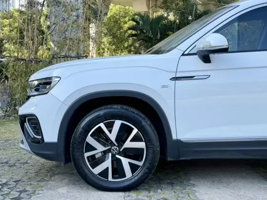 Volkswagen Tayron 2023 (9300 км)