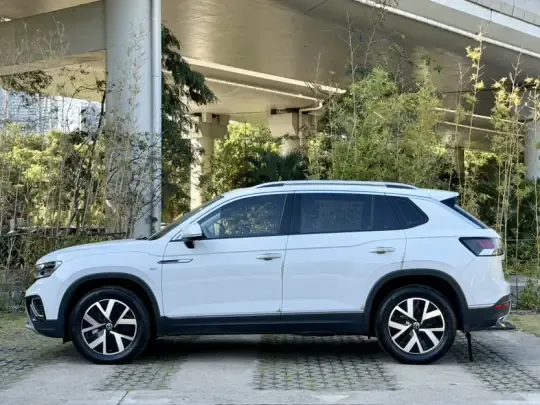 Volkswagen Tayron 2023 (9300 км)