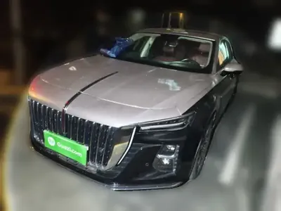 Hongqi H5 2023 (23000 км)