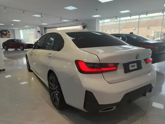 BMW 3 Series 2023 (37900 км)