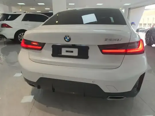 BMW 3 Series 2023 (37900 км)