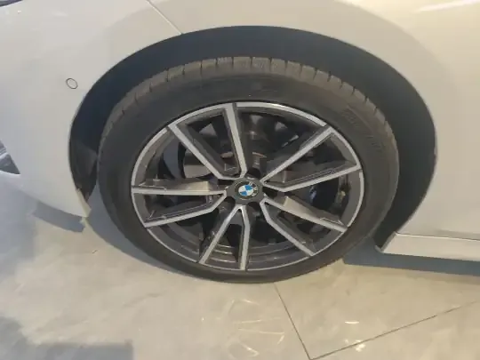 BMW 3 Series 2023 (37900 км)
