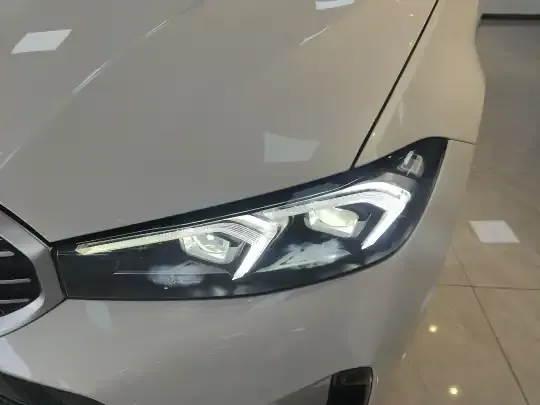 BMW 3 Series 2023 (37900 км)