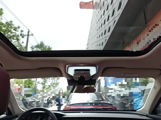 Hongqi H5 2023 (13600 км)