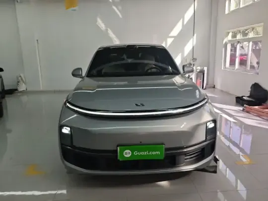 Li Auto L9 2022 (23400 км)