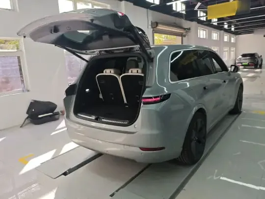 Li Auto L9 2022 (23400 км)