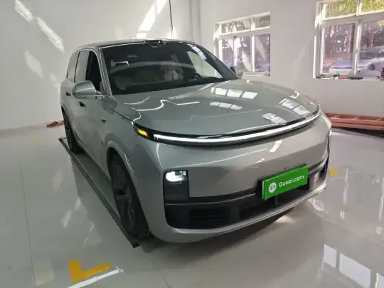 Li Auto L9 2022 (23400 км)