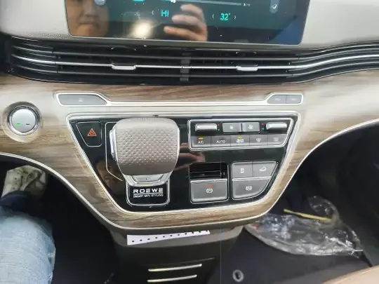 Roewe iMAX8 New Energy 2022 (300 км)