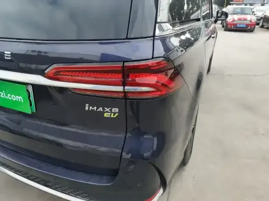 Roewe iMAX8 New Energy 2022 (300 км)