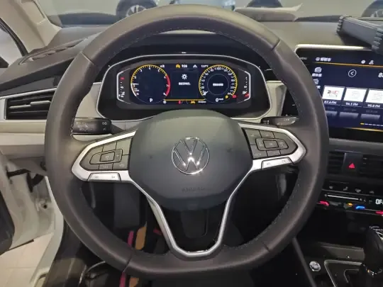 Volkswagen Bora 2023 (8100 км)