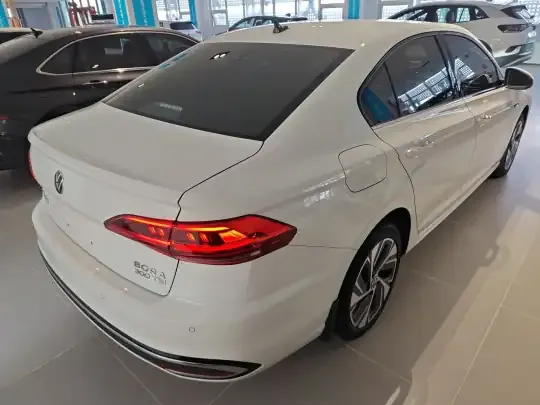 Volkswagen Bora 2023 (8100 км)