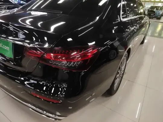 Mercedes-Benz E-Class 2023 (32500 км)