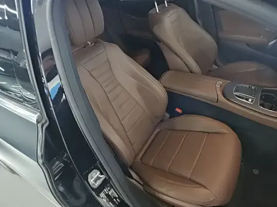 Mercedes-Benz E-Class 2023 (32599 км)