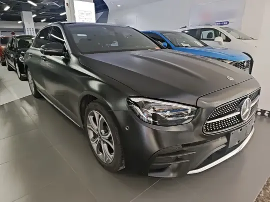 Mercedes-Benz E-Class 2023 (32599 км)