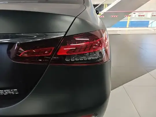 Mercedes-Benz E-Class 2023 (32599 км)