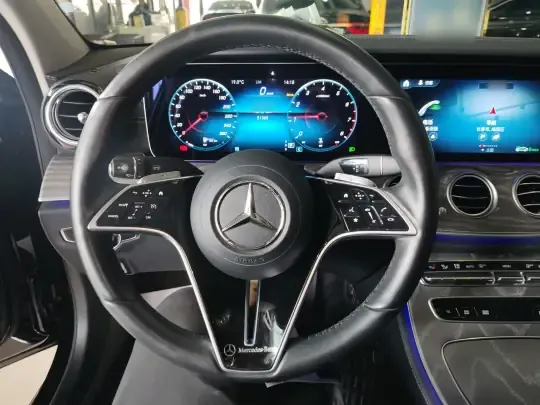 Mercedes-Benz E-Class 2023 (31400 км)