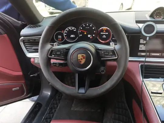 Porsche Panamera 2023 (16600 км)