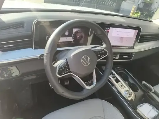 Volkswagen Tavendor 2023 (32800 км)