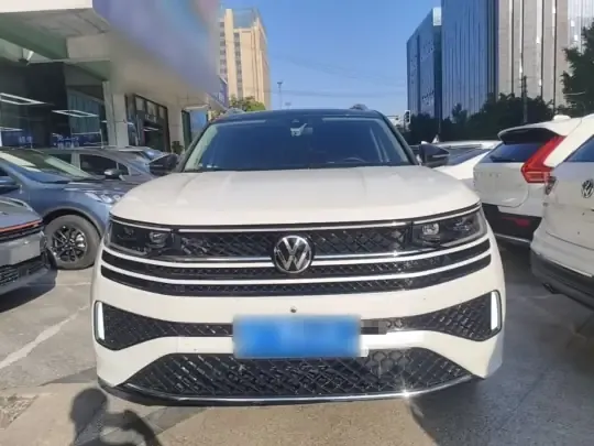 Volkswagen Tavendor 2023 (32800 км)