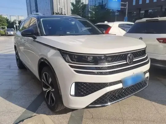 Volkswagen Tavendor 2023 (32800 км)