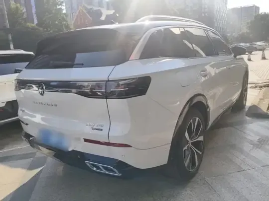 Volkswagen Tavendor 2023 (32800 км)
